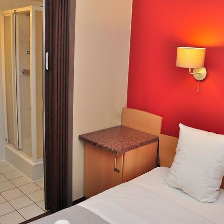 Hotel Afrit 28 Heusden-Zolder Zimmer foto