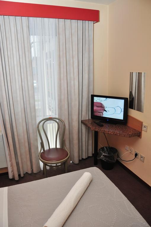 Hotel Afrit 28 Heusden-Zolder Zimmer foto